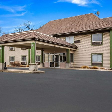 Econo Lodge Whitehall Near Michigan'S Adventure Eksteriør billede